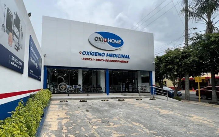 Fachada de la Sucursal Belisario Domínguez de Oxihome: letrero de Oxígeno Medicinal, venta y renta de equipo médico